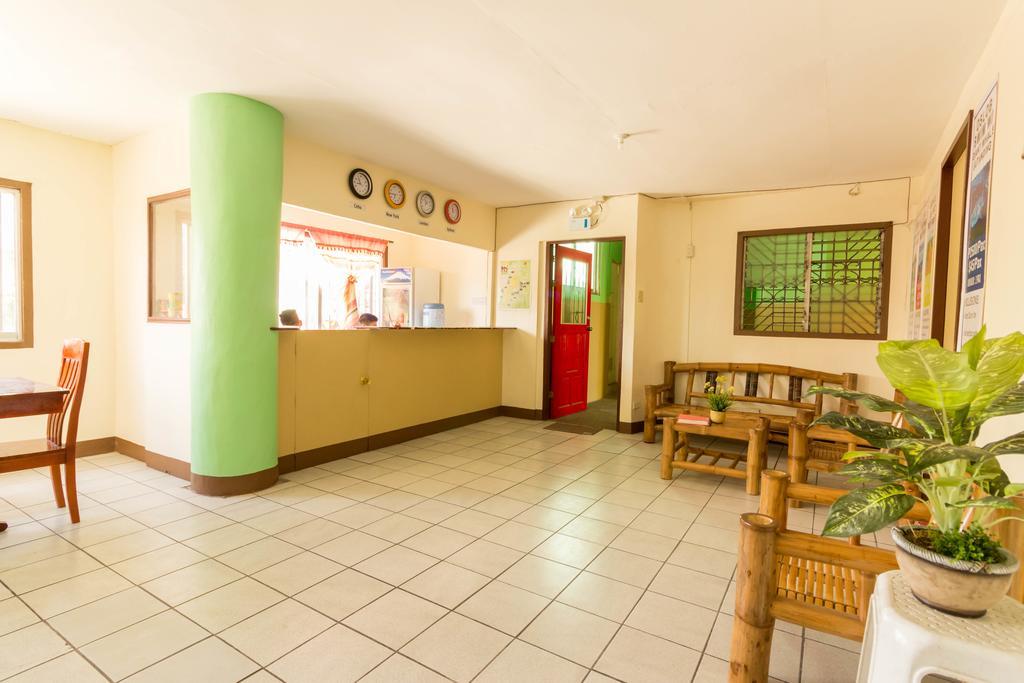 Friendly'S Guesthouse Hotel Cebu Exterior photo